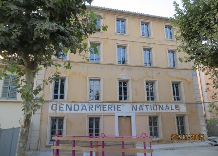 How to get from Charles De Gaulle to Fontainebleau