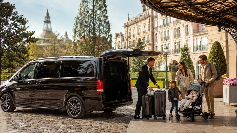 How to Get From Paris Airports to Grand Magic Hotel: 2026 Guide